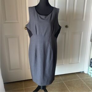 Calvin Klein | Black Grey color block shift dress. NWT. Size 14. Flattering cut